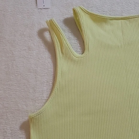 AMERICAN EAGLE OUTFITTER CROP TOP LARGE - Picture 7 of 8